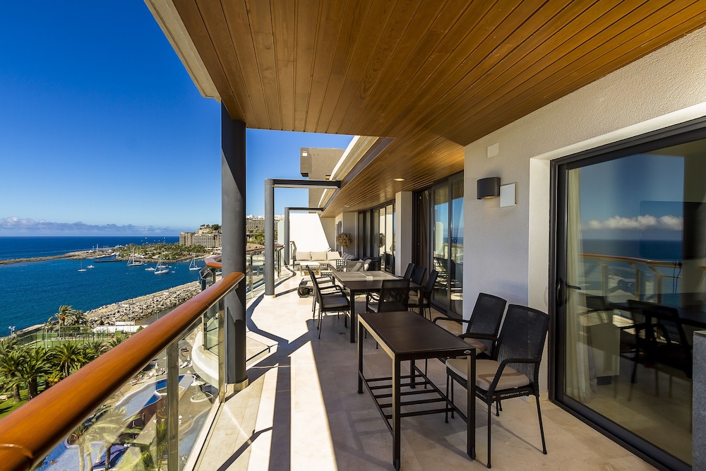 Radisson Blu Resort, Gran Canaria — Hotel rooms in Arguineguin, Canary Islands