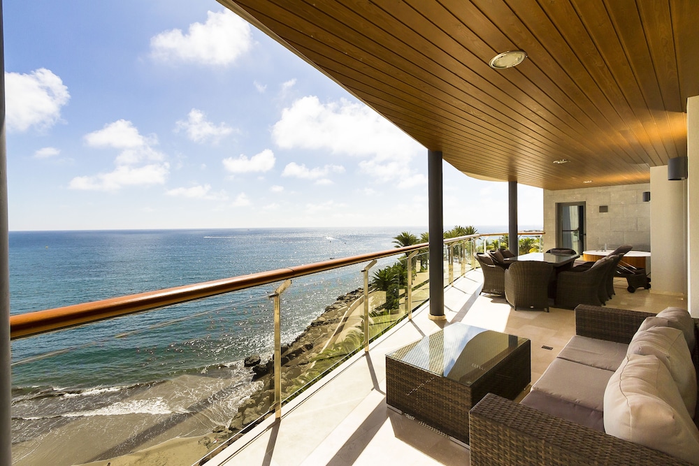 Radisson Blu Resort, Gran Canaria — Beach in Arguineguin, Canary Islands