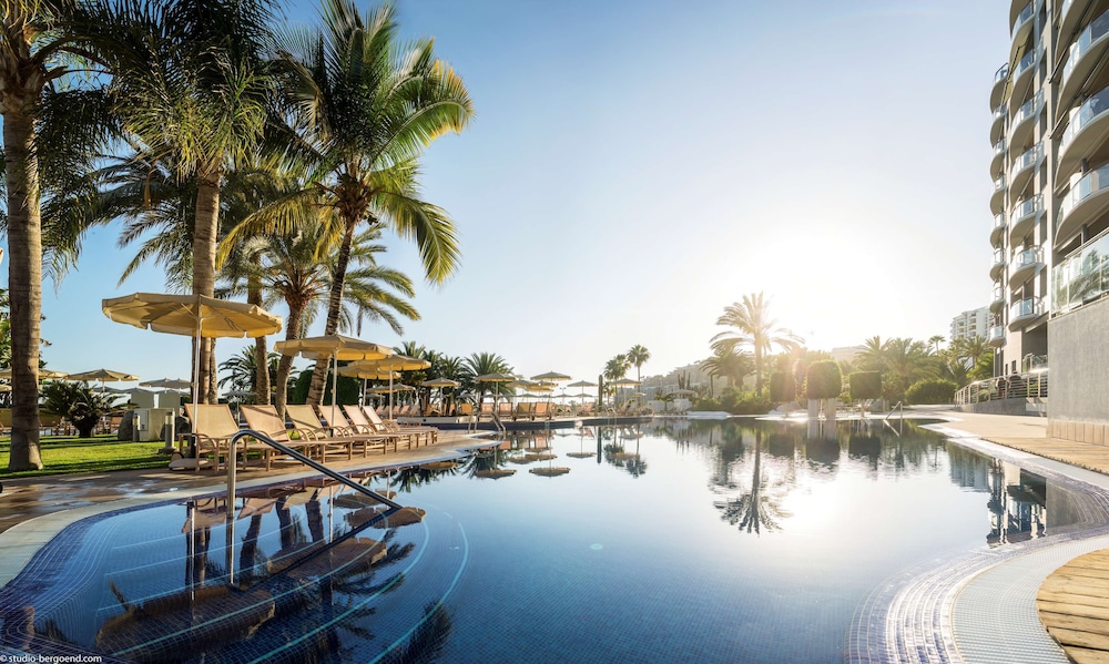 Radisson Blu Resort, Gran Canaria — Swimming pool in Arguineguin, Canary Islands