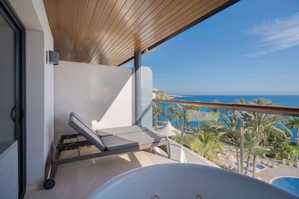 Radisson Blu Resort, Gran Canaria — Hotel rooms in Arguineguin, Canary Islands