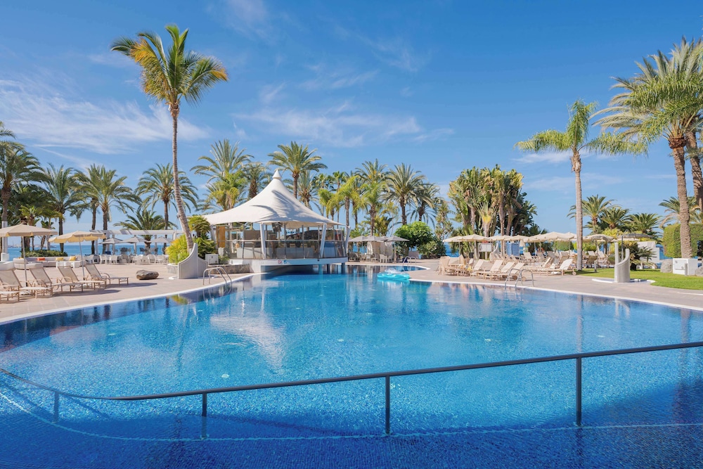 Radisson Blu Resort, Gran Canaria — Swimming pool in Arguineguin, Canary Islands