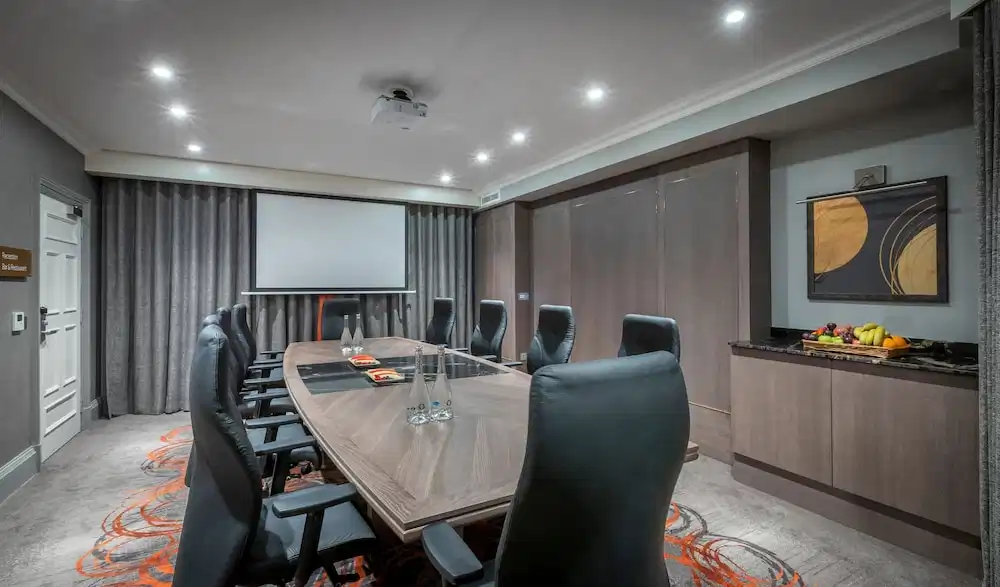 Clayton Hotel Charlemont Dublin City — Hotel building in Dublin, Dublin City