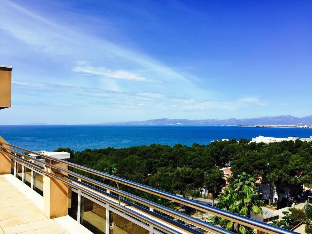 Apart-Hotel SunClub Salou — Attractions in the area in Salou, Catalonia