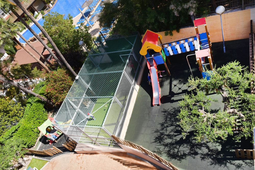 Apart-Hotel SunClub Salou — Attractions for children in Salou, Catalonia