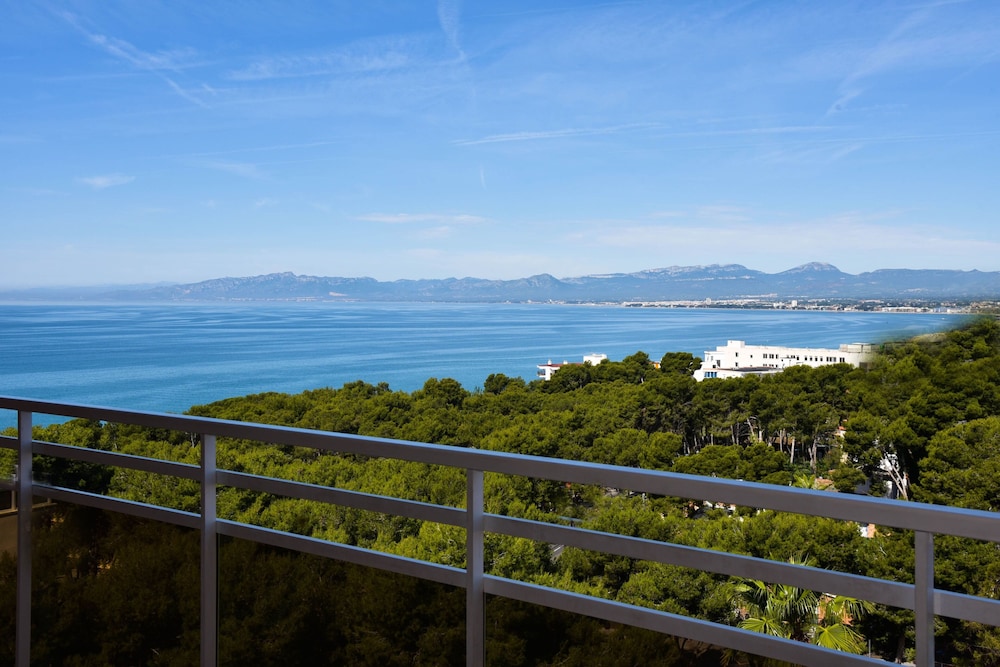 Apart-Hotel SunClub Salou — Hotel rooms in Salou, Catalonia