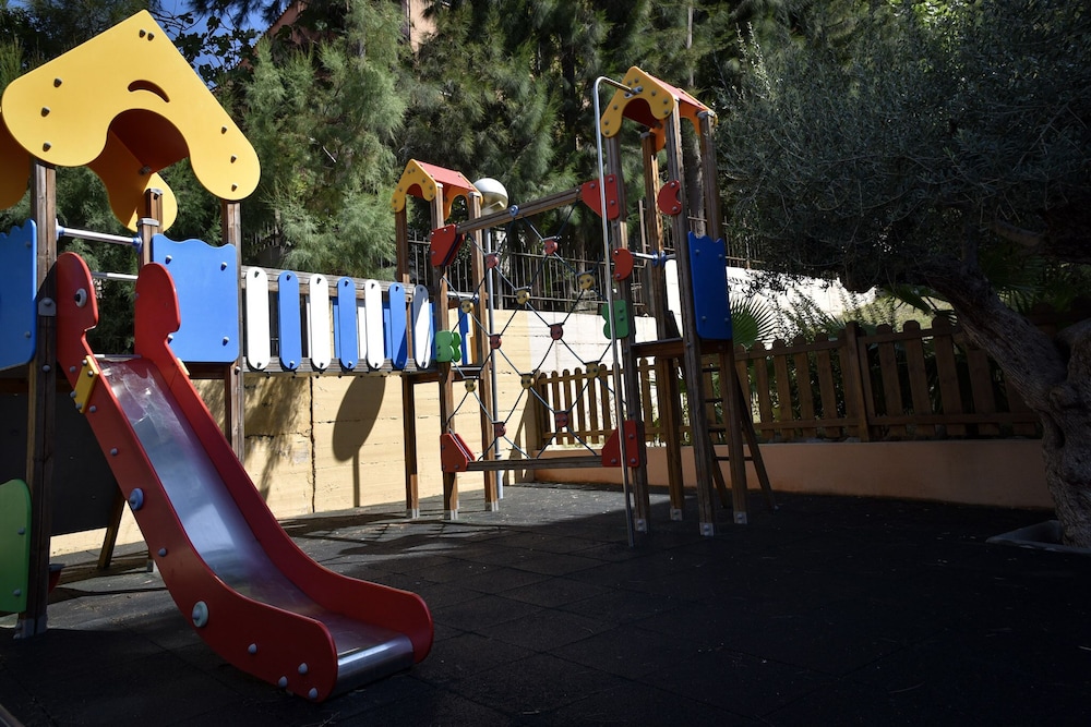 Apart-Hotel SunClub Salou — Attractions for children in Salou, Catalonia