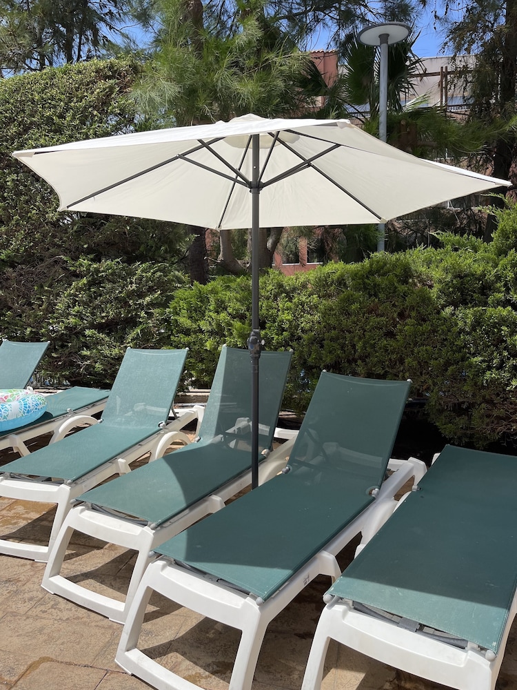 Apart-Hotel SunClub Salou — Swimming pool in Salou, Catalonia