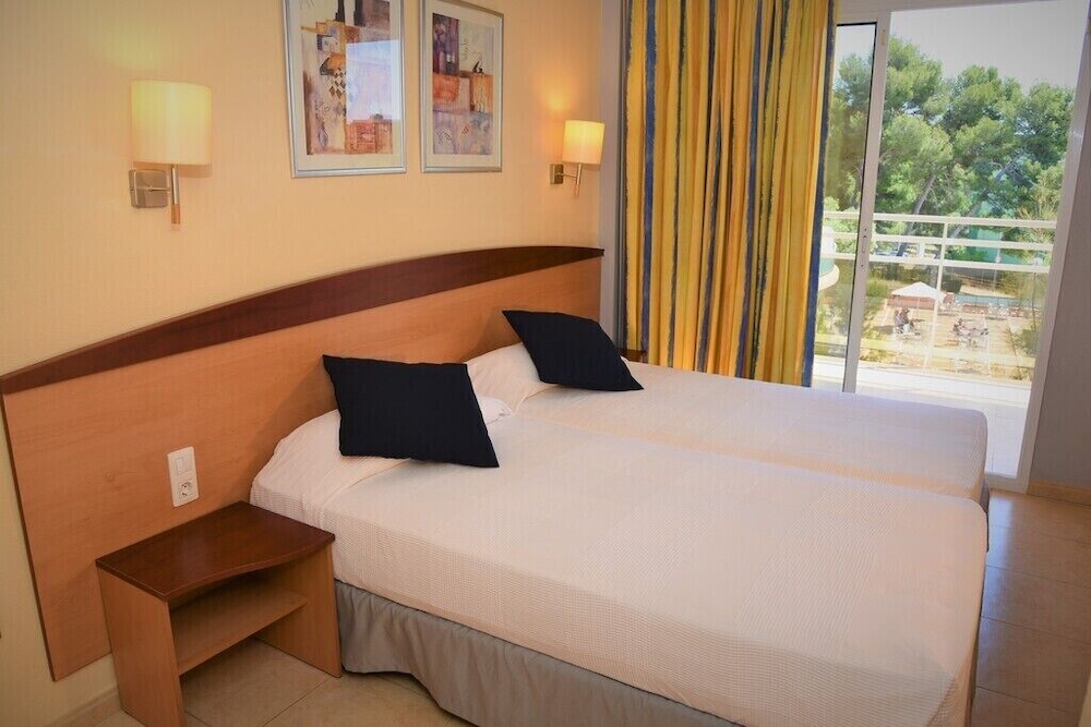 Apart-Hotel SunClub Salou — Hotel rooms in Salou, Catalonia