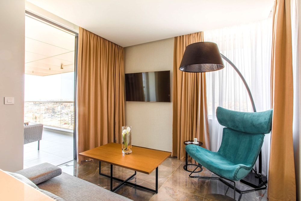 Radisson Blu Hotel, Larnaca — Hotel rooms in Larnaca, Larnaca Region