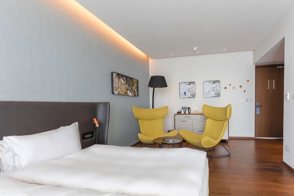 Radisson Blu Hotel, Larnaca — Hotel rooms in Larnaca, Larnaca Region