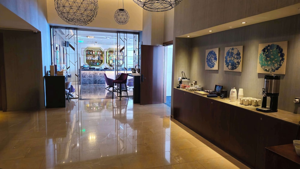 Radisson Blu Hotel, Larnaca — Restaurant & bars in Larnaca, Larnaca Region