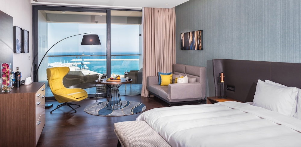 Radisson Blu Hotel, Larnaca — Hotel rooms in Larnaca, Larnaca Region