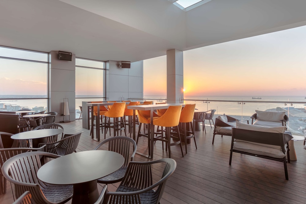 Radisson Blu Hotel, Larnaca — Restaurant & bars in Larnaca, Larnaca Region