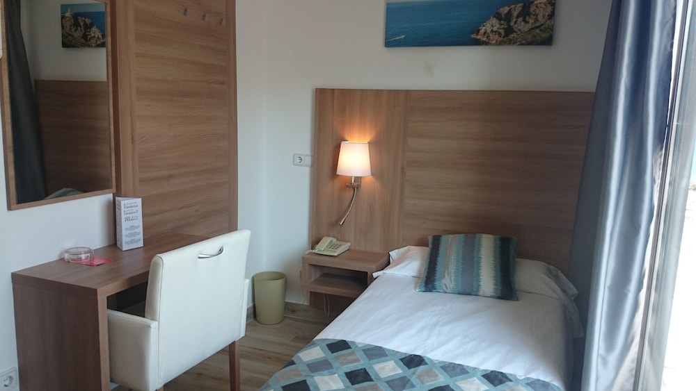 R2 Verónica — Hotel rooms in Cala Millor, Balearic Islands