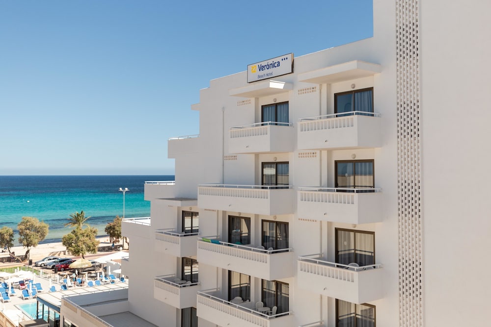R2 Verónica — Hotel building in Cala Millor, Balearic Islands