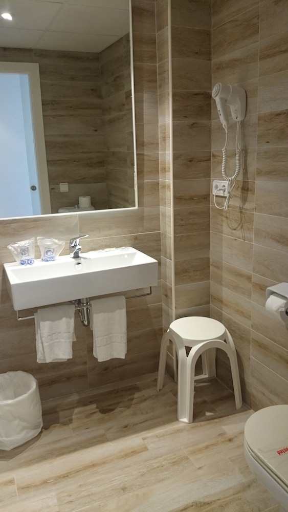 R2 Verónica — Hotel rooms in Cala Millor, Balearic Islands