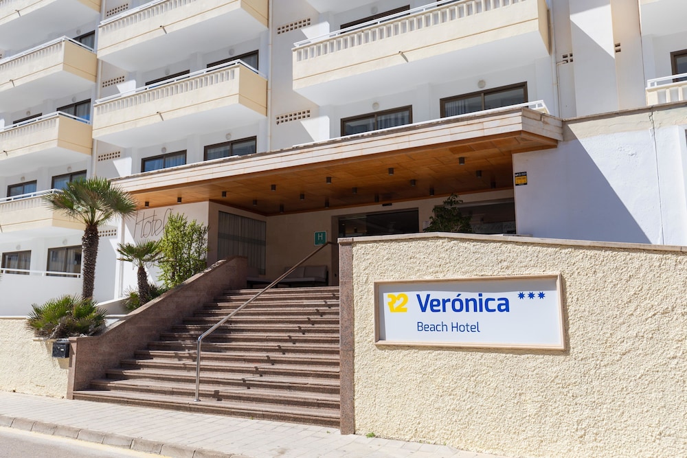 R2 Verónica — Hotel building in Cala Millor, Balearic Islands