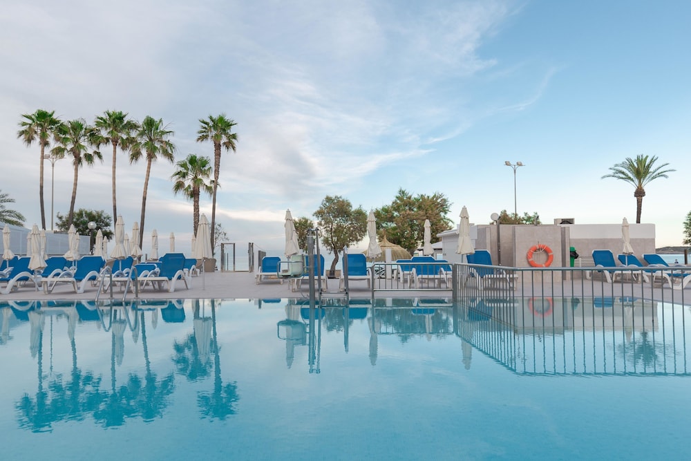 R2 Verónica — Swimming pool in Cala Millor, Balearic Islands