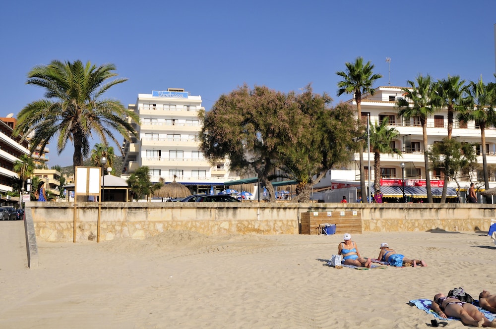 R2 Verónica — Beach in Cala Millor, Balearic Islands