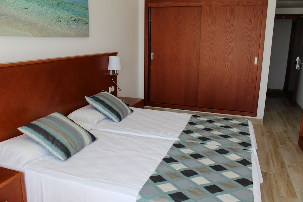 R2 Verónica — Hotel rooms in Cala Millor, Balearic Islands