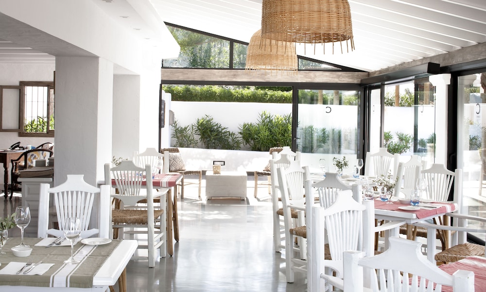 S'Argamassa Villas — Restaurant & bars in Santa Eulalia, Balearic Islands