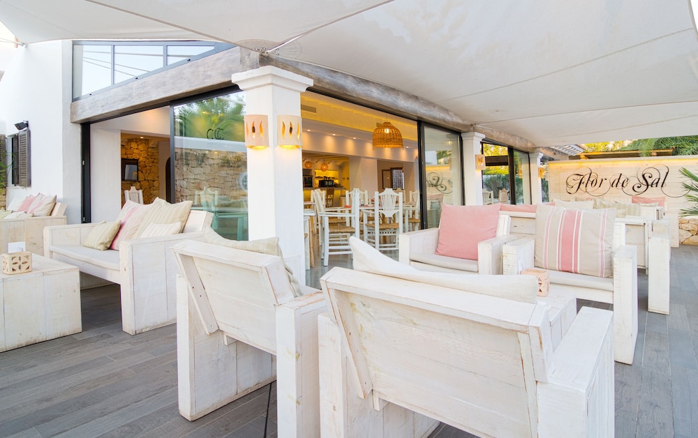S'Argamassa Villas — Restaurant & bars in Santa Eulalia, Balearic Islands