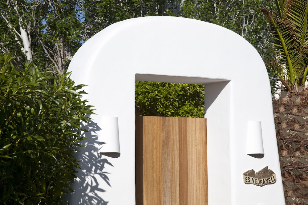 S'Argamassa Villas — Hotel building in Santa Eulalia, Balearic Islands