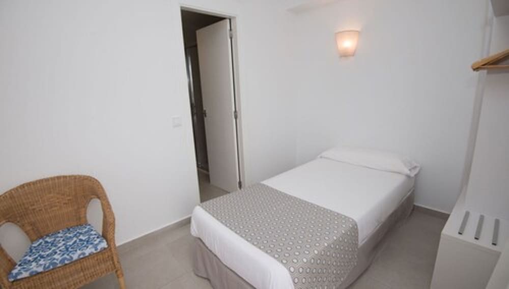 Hotel Chevy & Suites — Hotel rooms in Cala Ratjada, Balearic Islands