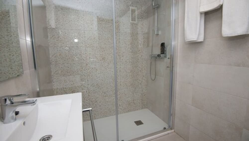Hotel Chevy & Suites — Hotel rooms in Cala Ratjada, Balearic Islands