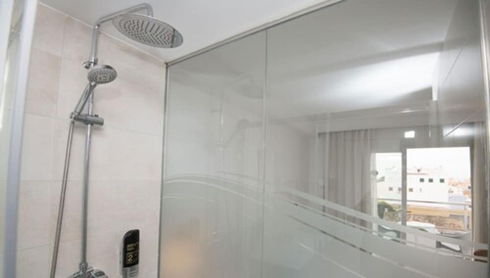 Hotel Chevy & Suites — Hotel rooms in Cala Ratjada, Balearic Islands