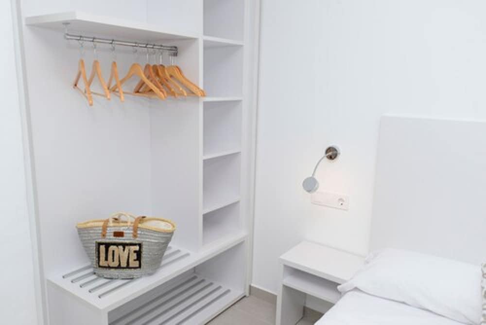 Hotel Chevy & Suites — Hotel rooms in Cala Ratjada, Balearic Islands