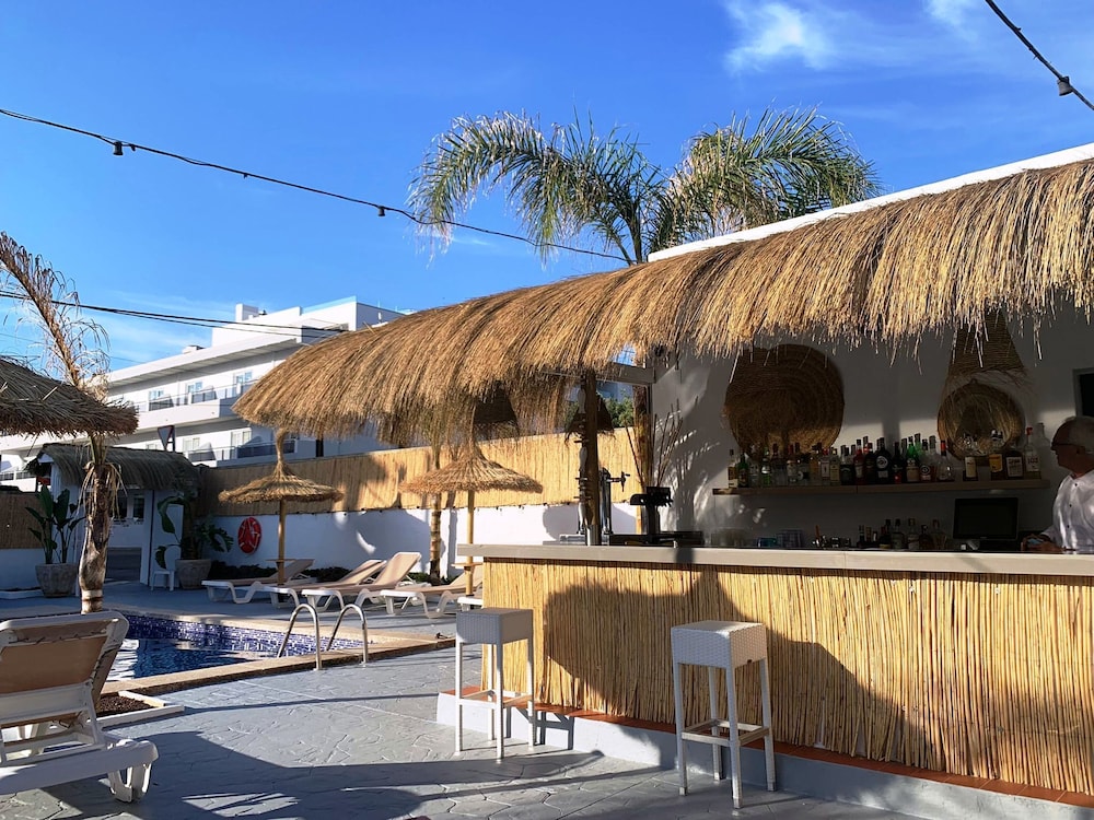 Hotel Chevy & Suites — Restaurant & bars in Cala Ratjada, Balearic Islands