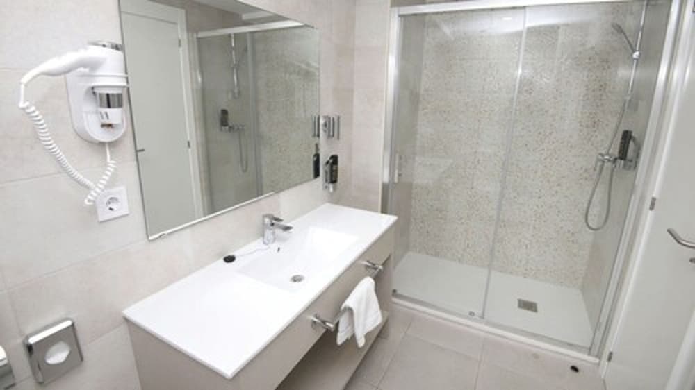 Hotel Chevy & Suites — Hotel rooms in Cala Ratjada, Balearic Islands