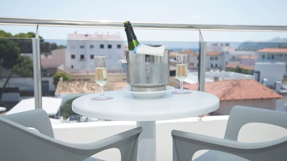 Hotel Chevy & Suites — Restaurant & bars in Cala Ratjada, Balearic Islands