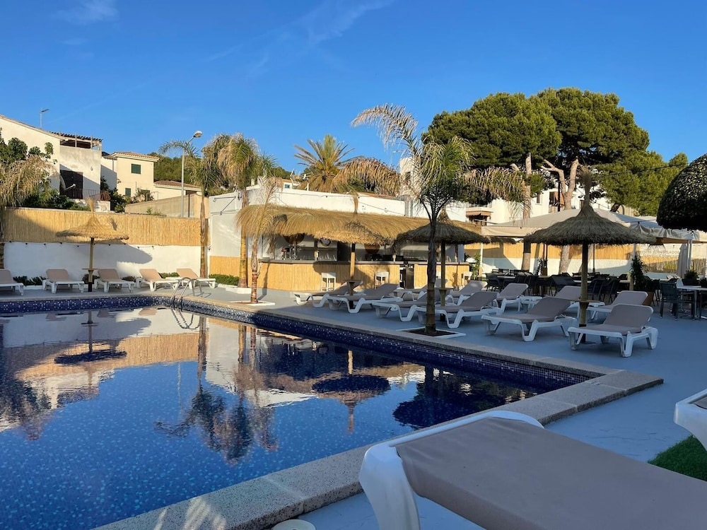 Hotel Chevy & Suites — Swimming pool in Cala Ratjada, Balearic Islands