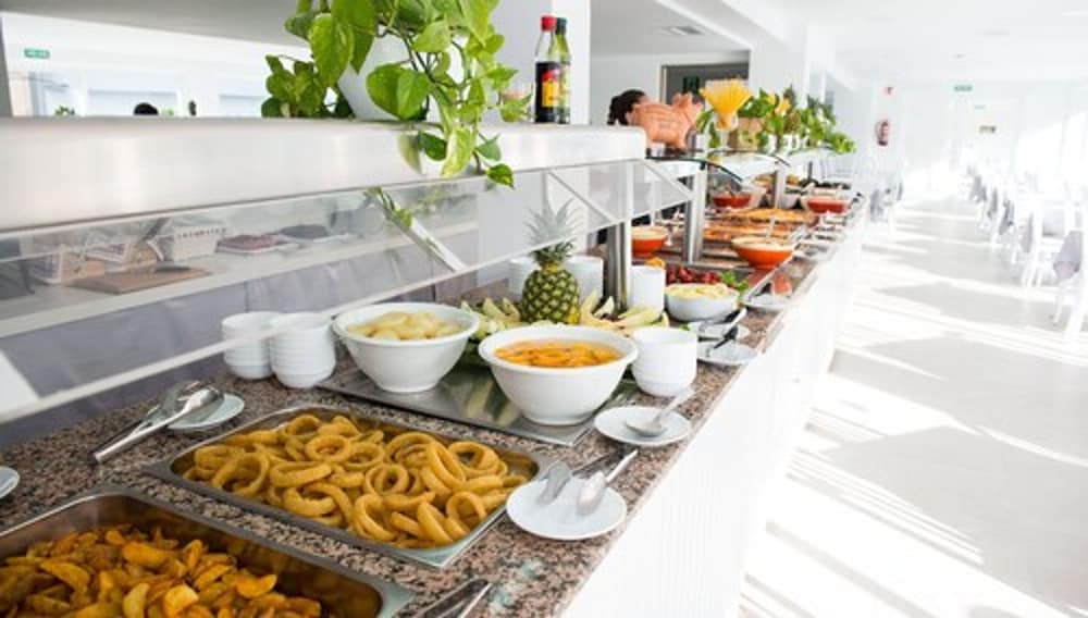 Hotel Chevy & Suites — Restaurant & bars in Cala Ratjada, Balearic Islands