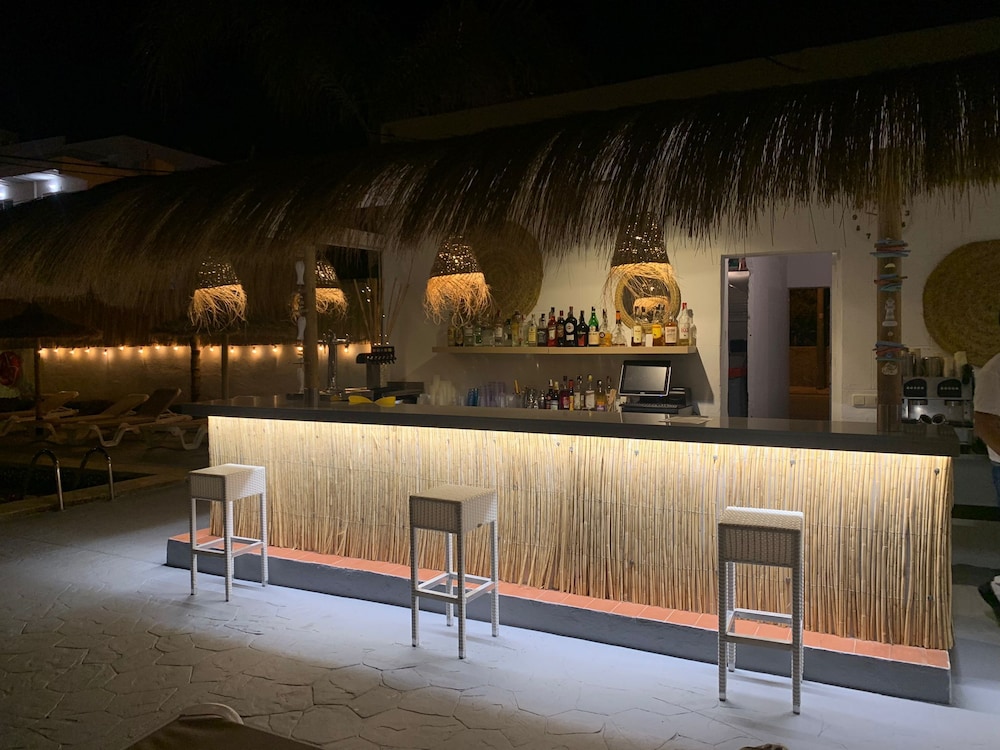 Hotel Chevy & Suites — Restaurant & bars in Cala Ratjada, Balearic Islands