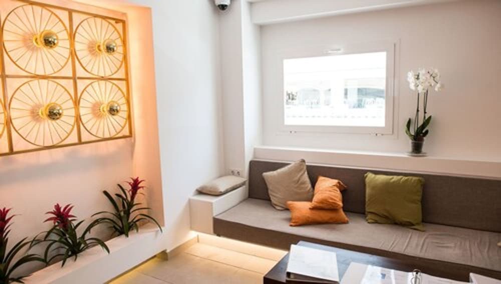 Hotel Chevy & Suites — Hotel rooms in Cala Ratjada, Balearic Islands