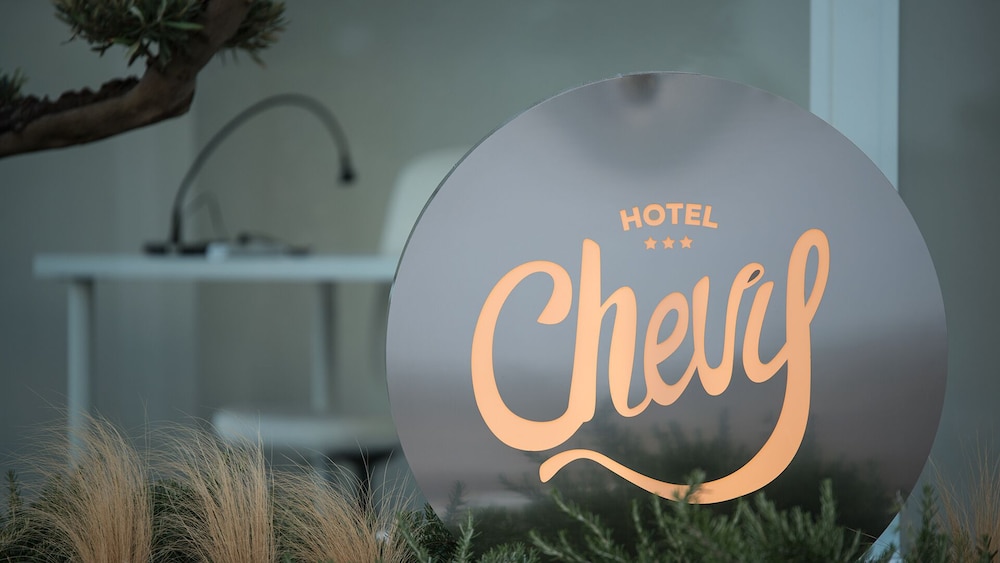 Hotel Chevy & Suites — Hotel building in Cala Ratjada, Balearic Islands