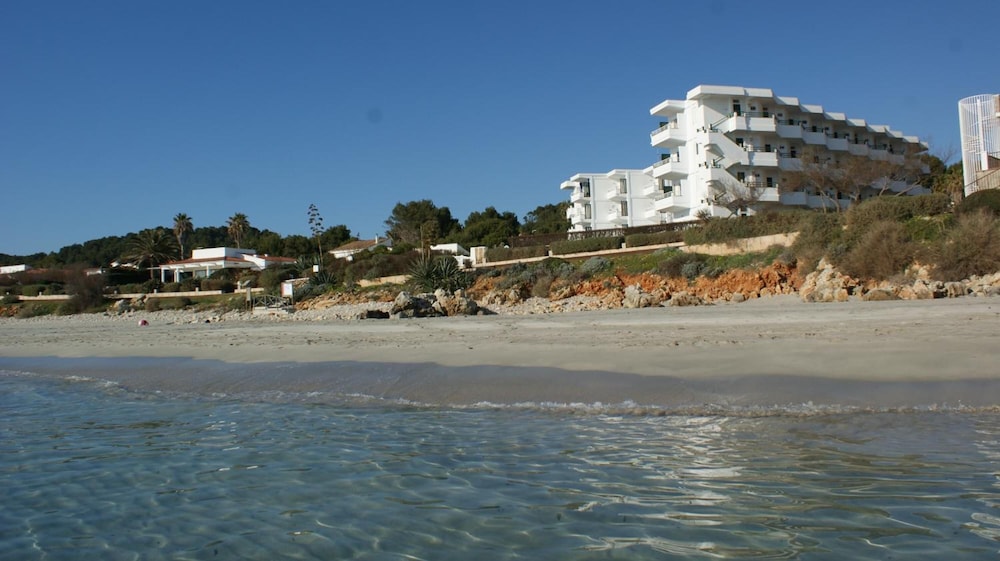 Vistamar Apartamentos — Beach in Santo Tomas, Balearic Islands