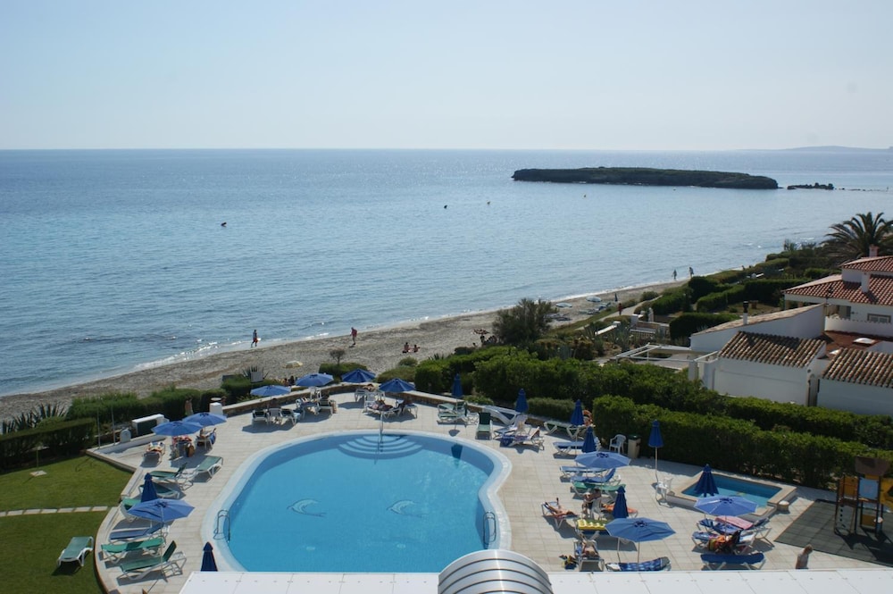 Vistamar Apartamentos — Swimming pool in Santo Tomas, Balearic Islands