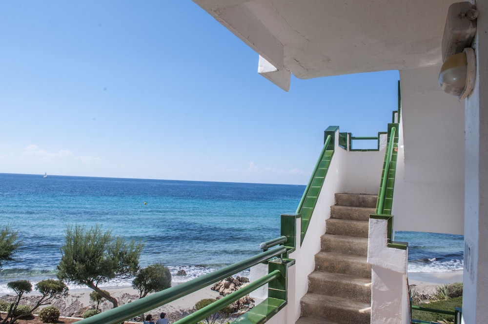 Vistamar Apartamentos — Beach in Santo Tomas, Balearic Islands