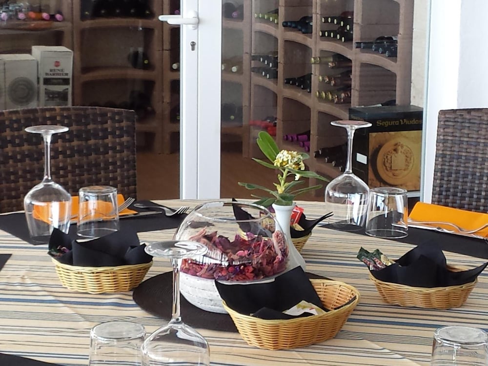 Vistamar Apartamentos — Restaurant & bars in Santo Tomas, Balearic Islands