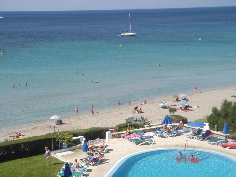 Vistamar Apartamentos — Beach in Santo Tomas, Balearic Islands