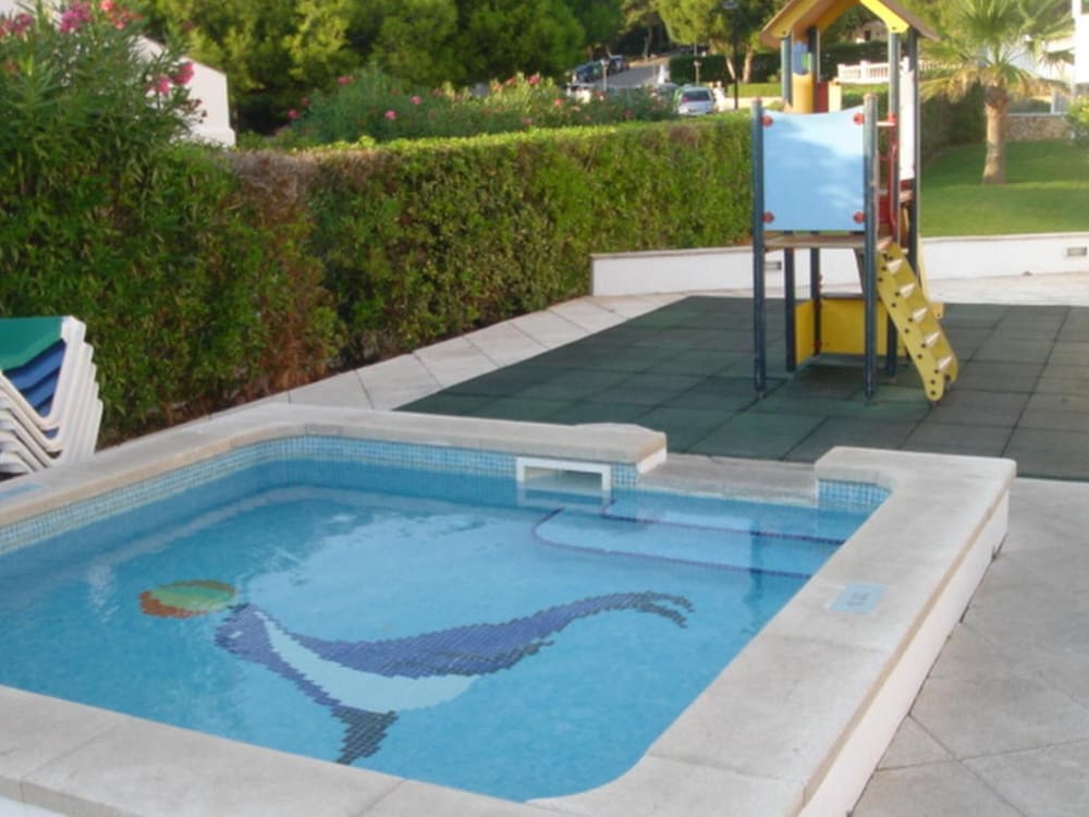 Vistamar Apartamentos — Swimming pool in Santo Tomas, Balearic Islands