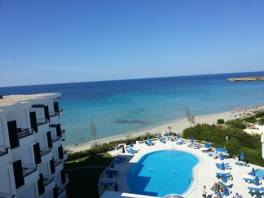 Vistamar Apartamentos — Swimming pool in Santo Tomas, Balearic Islands