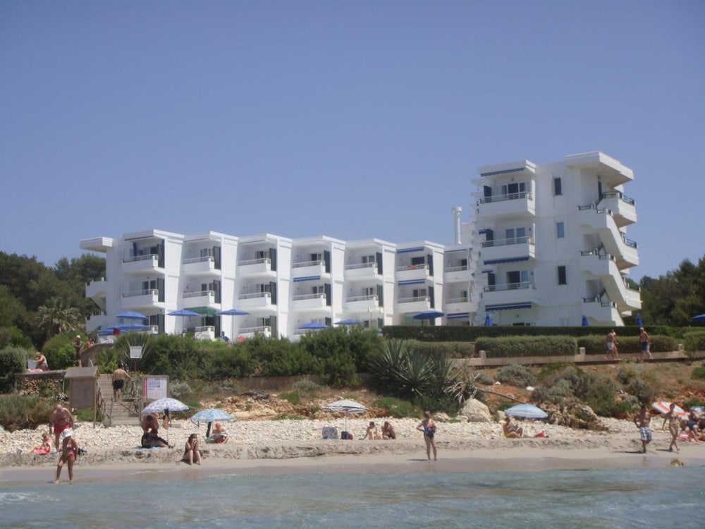 Vistamar Apartamentos — Beach in Santo Tomas, Balearic Islands