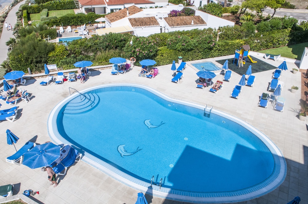 Vistamar Apartamentos — Swimming pool in Santo Tomas, Balearic Islands