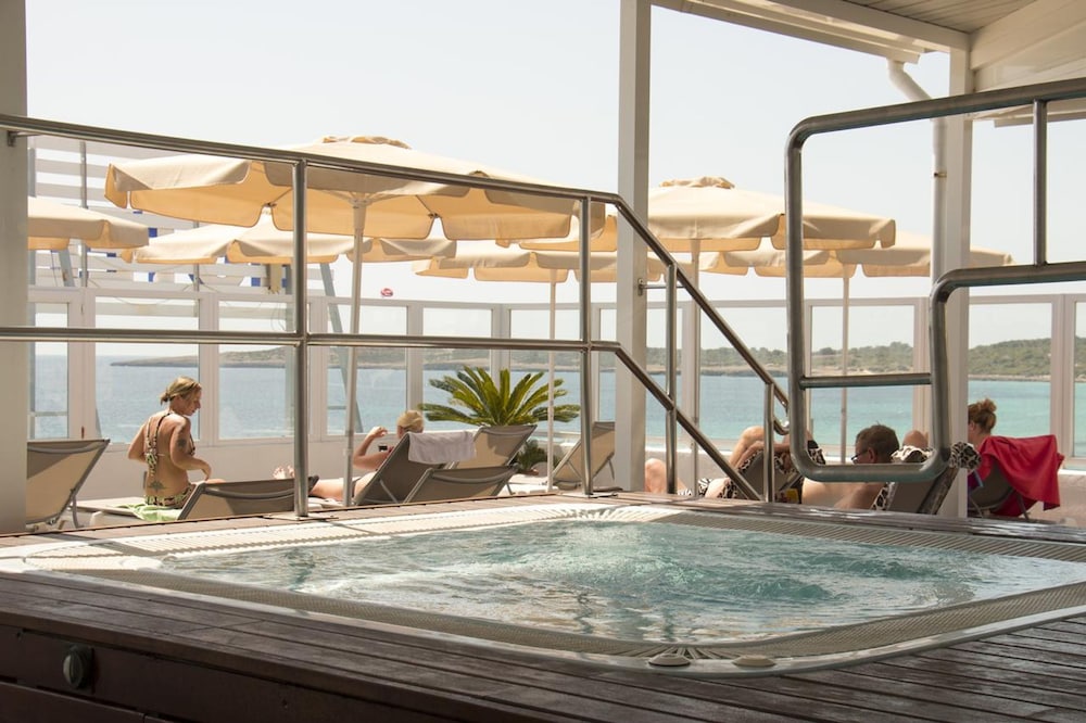 Hotel Voramar Mallorca — Swimming pool in Cala Millor, Balearic Islands
