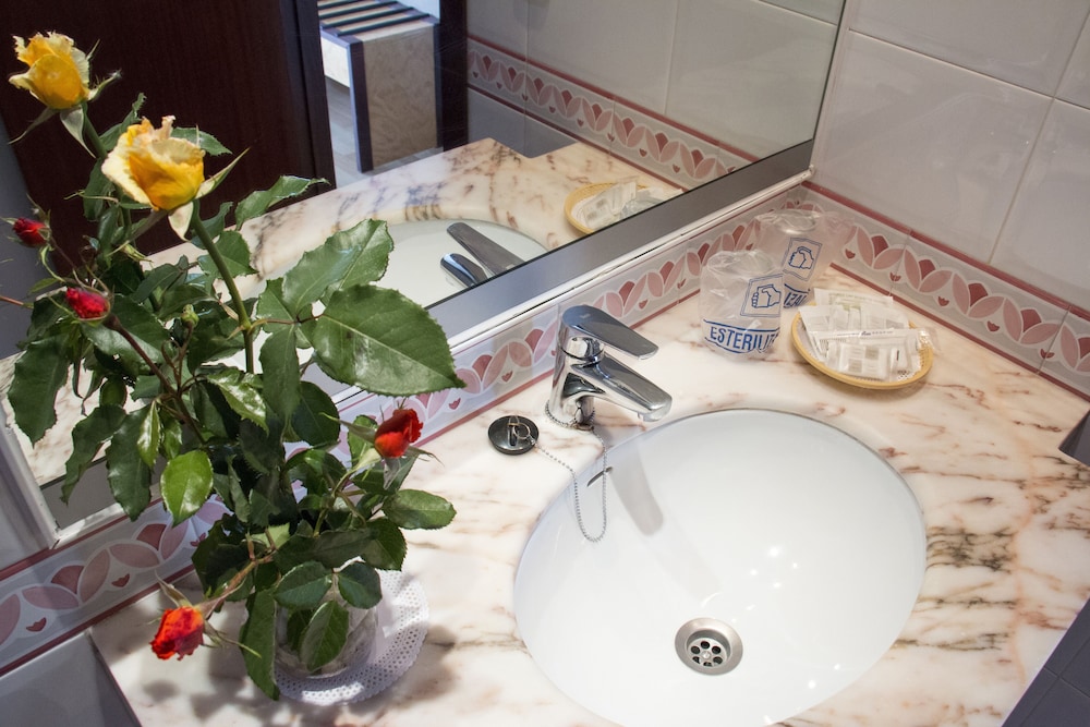Hotel Voramar Mallorca — Hotel rooms in Cala Millor, Balearic Islands